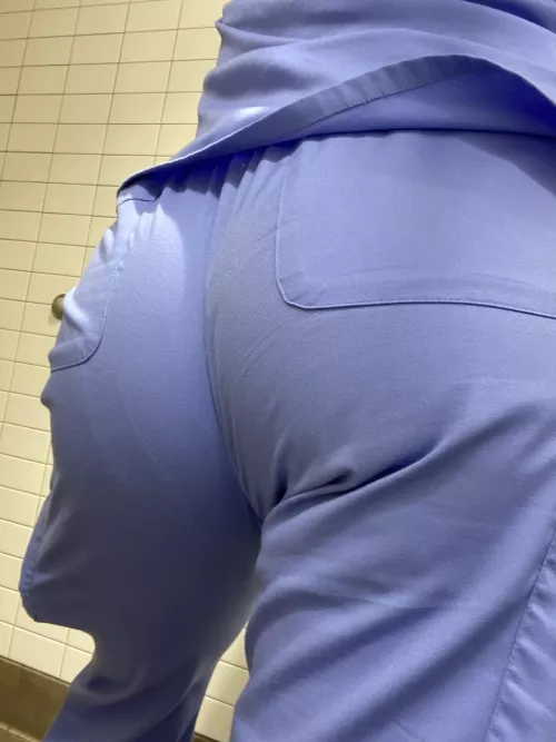 23M I loveee wearing scrubs