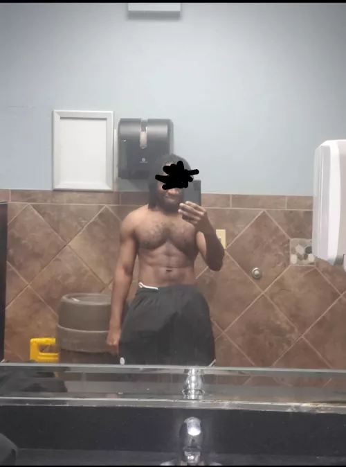 37M Chicago Fit hung black male seeking ongoing fwb