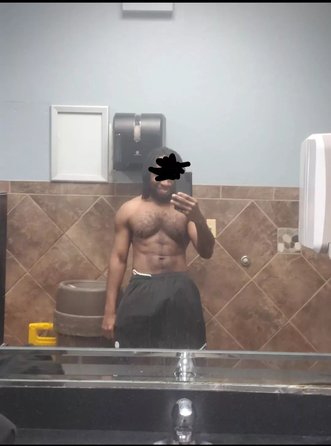 37M Chicago Fit hung black male seeking ongoing fwb