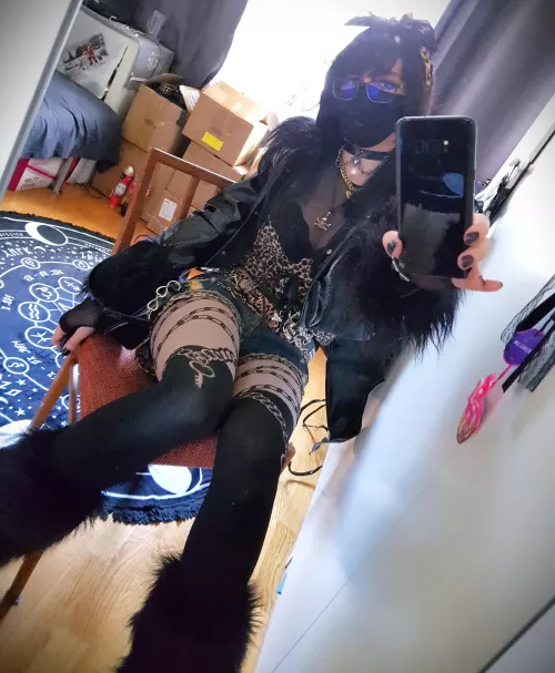 A simple pose took from the perfect angle :)