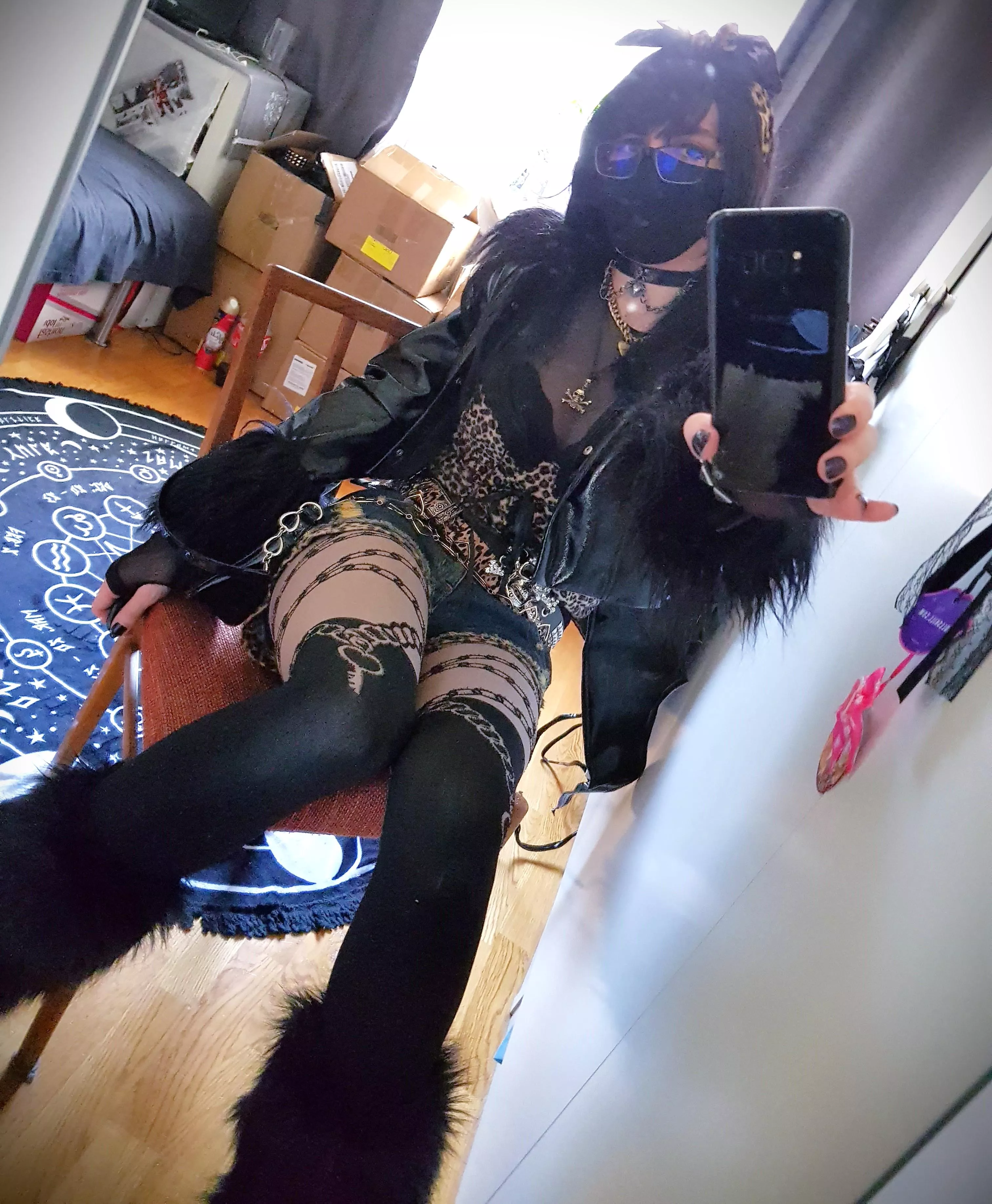 A simple pose took from the perfect angle :)