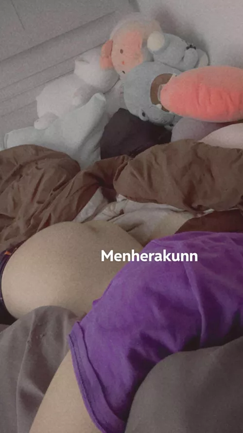 Come behind me in bed?