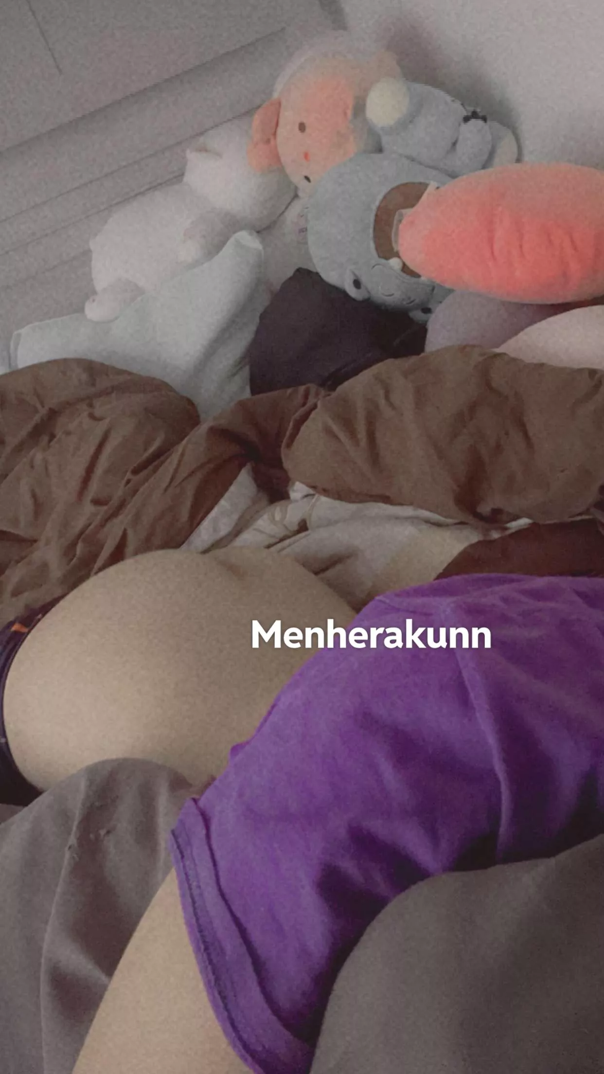 Come behind me in bed?