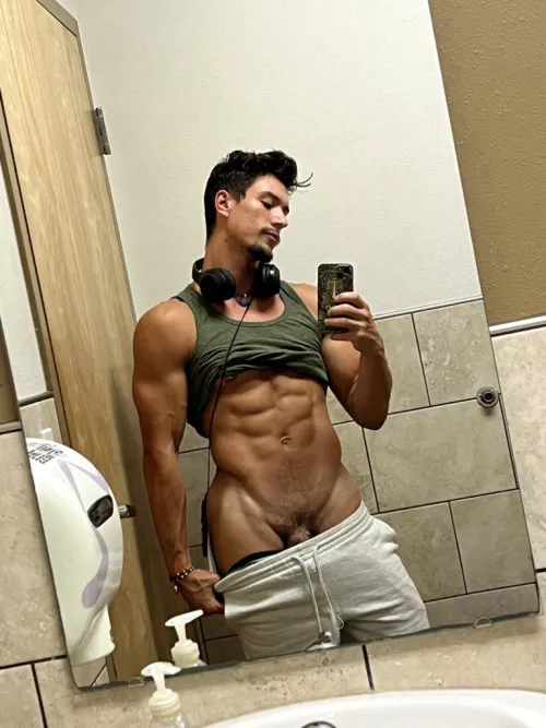 Cum gutters poppin off