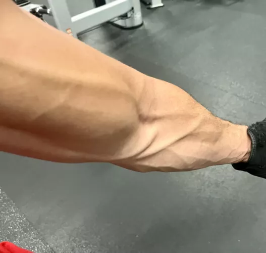 Done lifting for today ✅ Now time to go lift you next 😈💪🏽