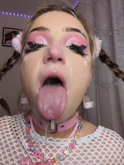 I love to be a messy whore 