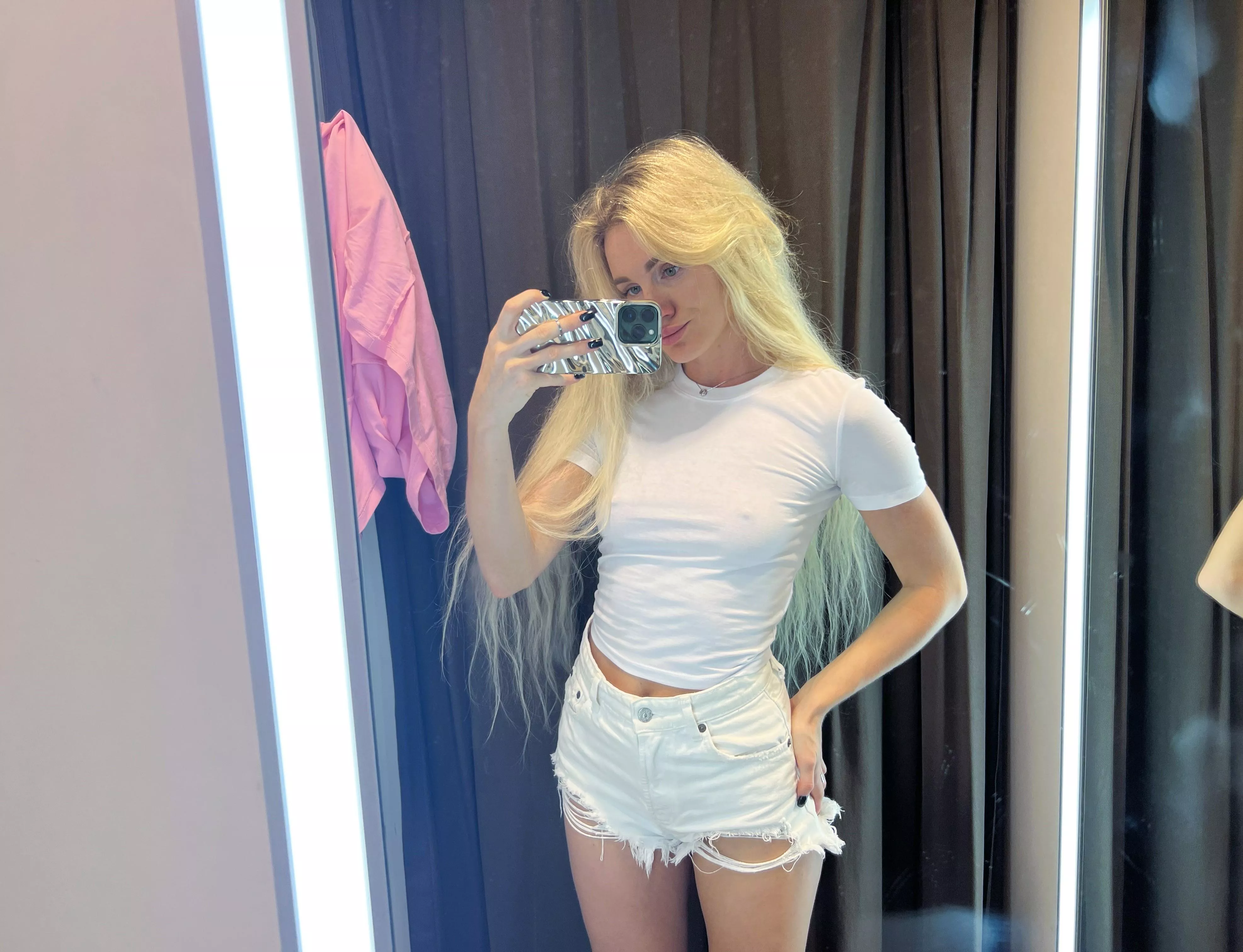 I wish I had someone in the changing room to watch me try on cute outfits