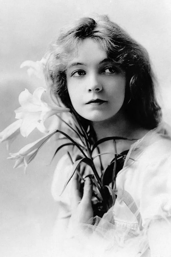 Lillian Gish (Actress from the silent era)