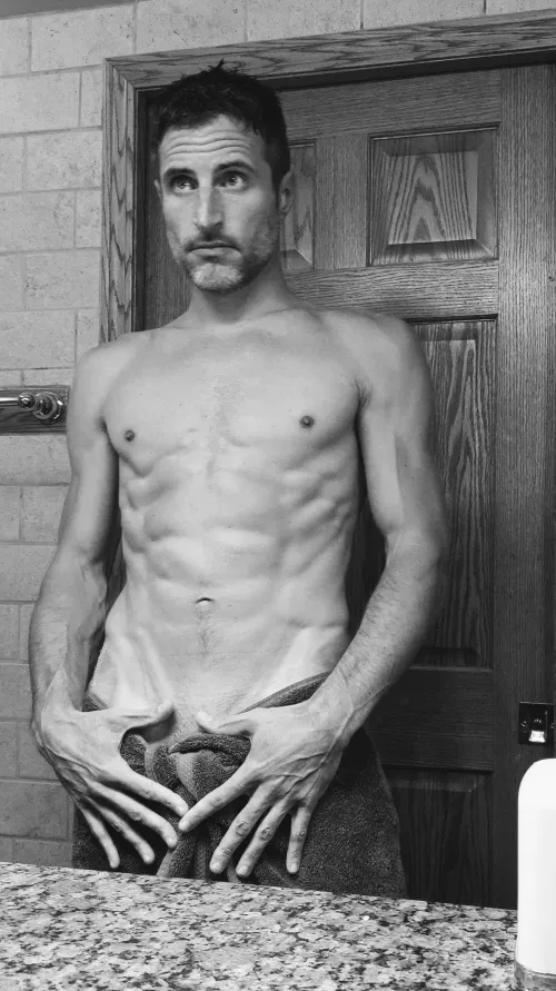 Post shower mirrored V-Lines to my ❤️