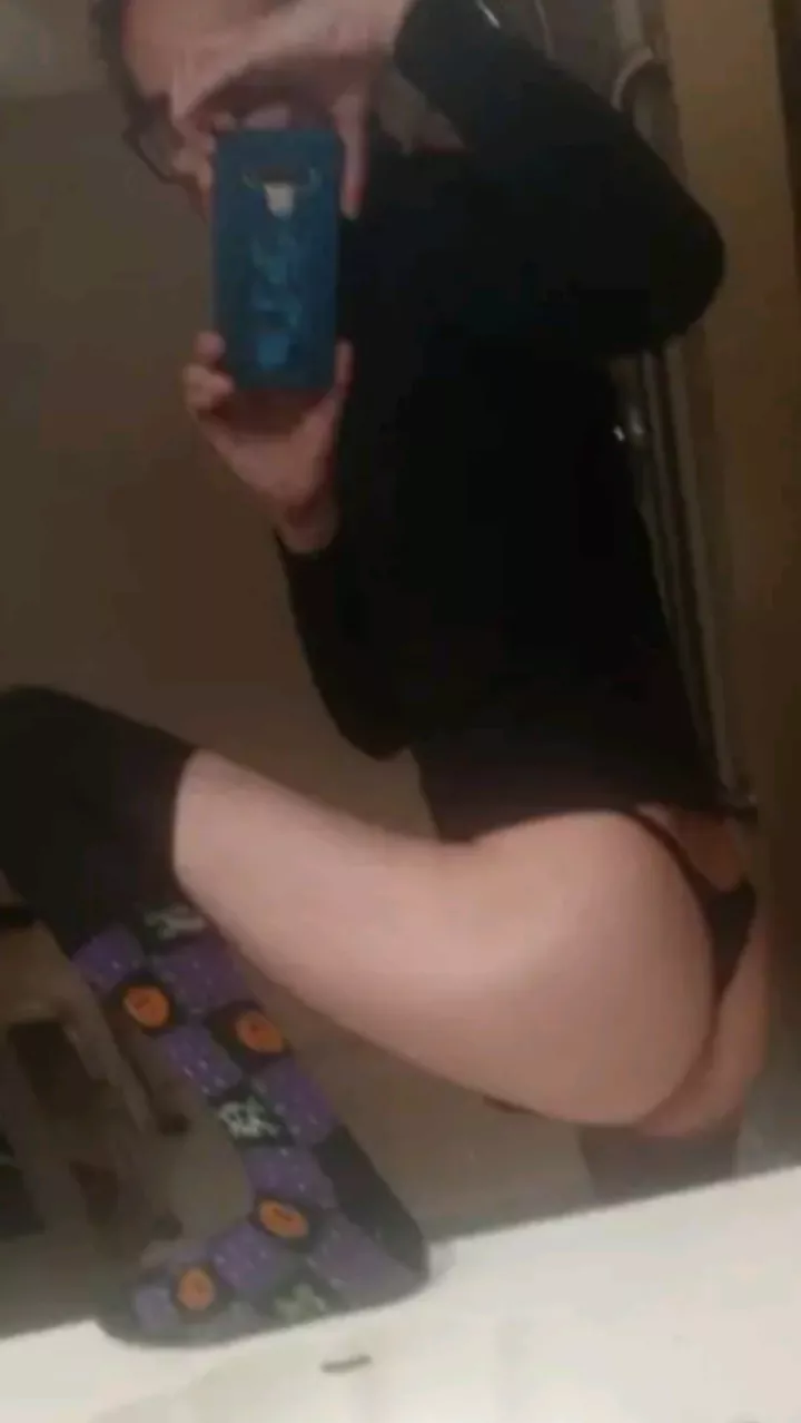 THONG WEARING little EMO FAG boi🤓🏳️‍⚧️🏳️‍🌈