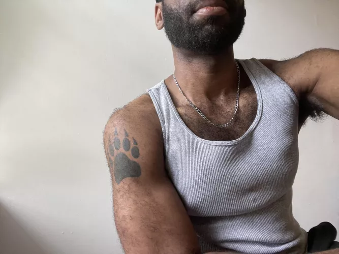 Who loves hairy guys?