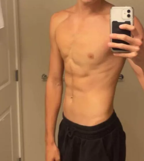 18 bi fit; add me if fit and around the same age ;) snap:mikex204