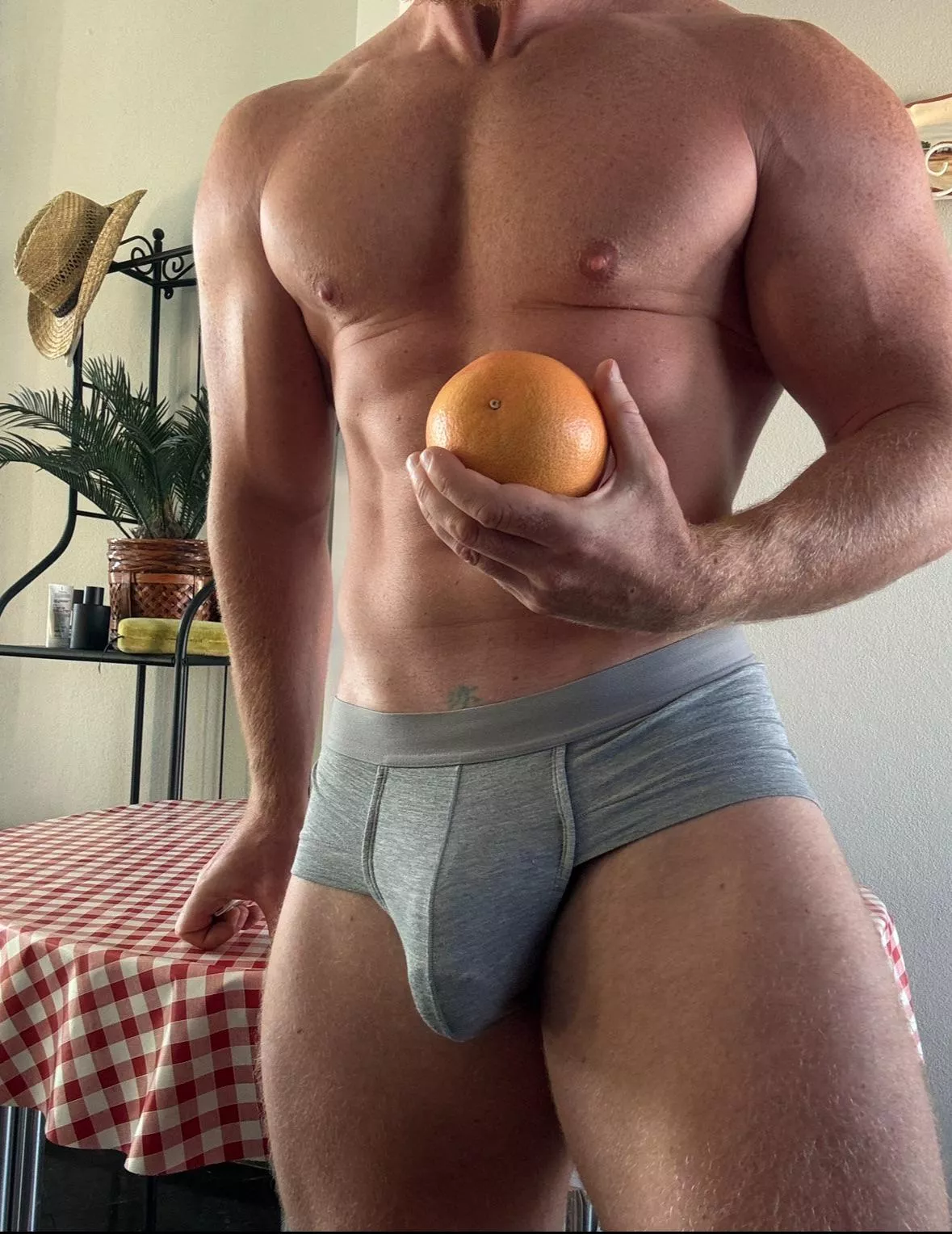 (30) anyone here wanna share my grapefruit?