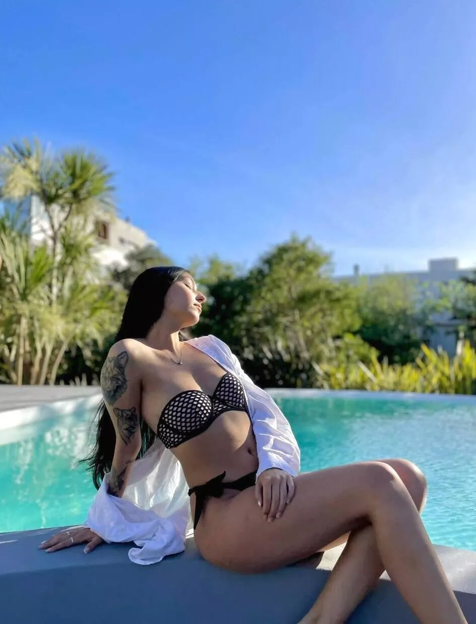 Kiss your way up my legs