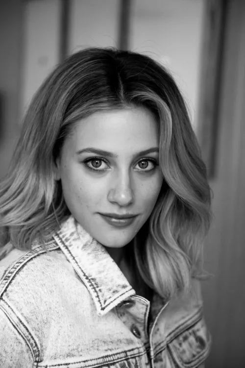 Lili Reinhart