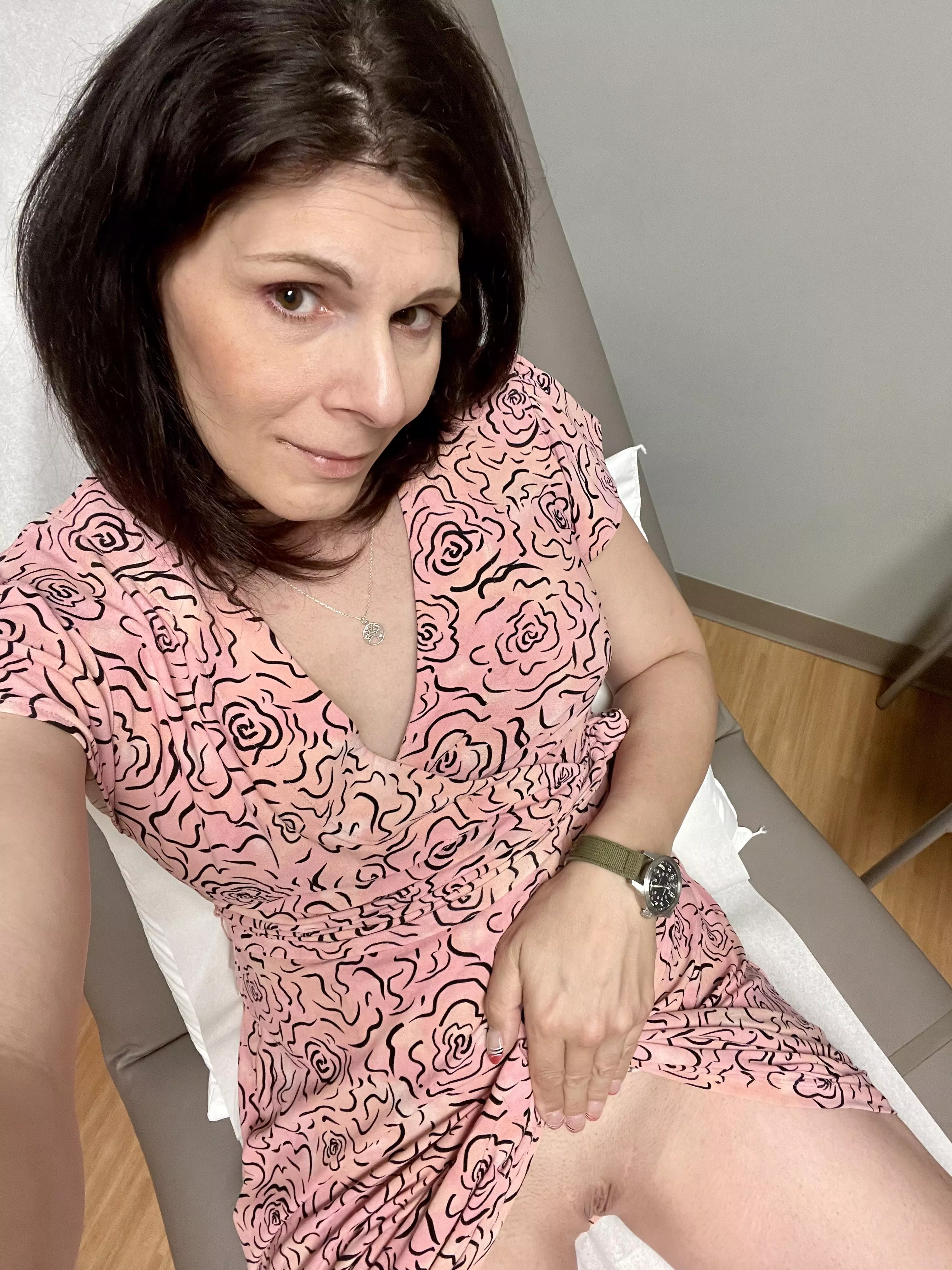 Purely Pleasurable Pussy Peek 🖤42F