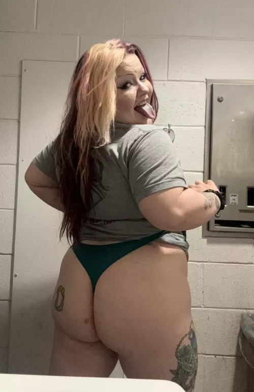 So bored at work 😇