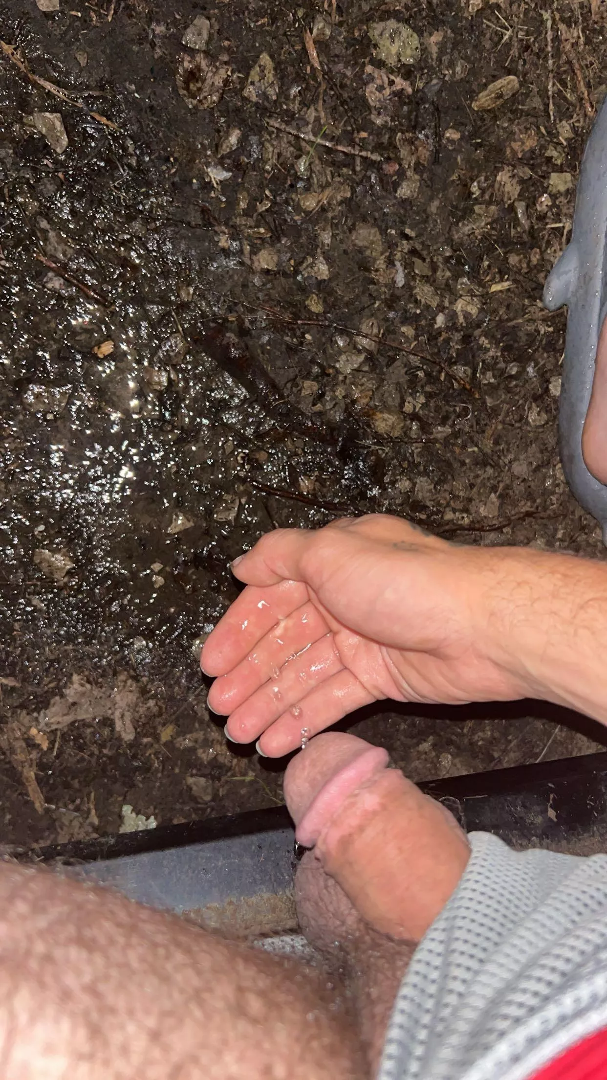Soft pissing into my hand 