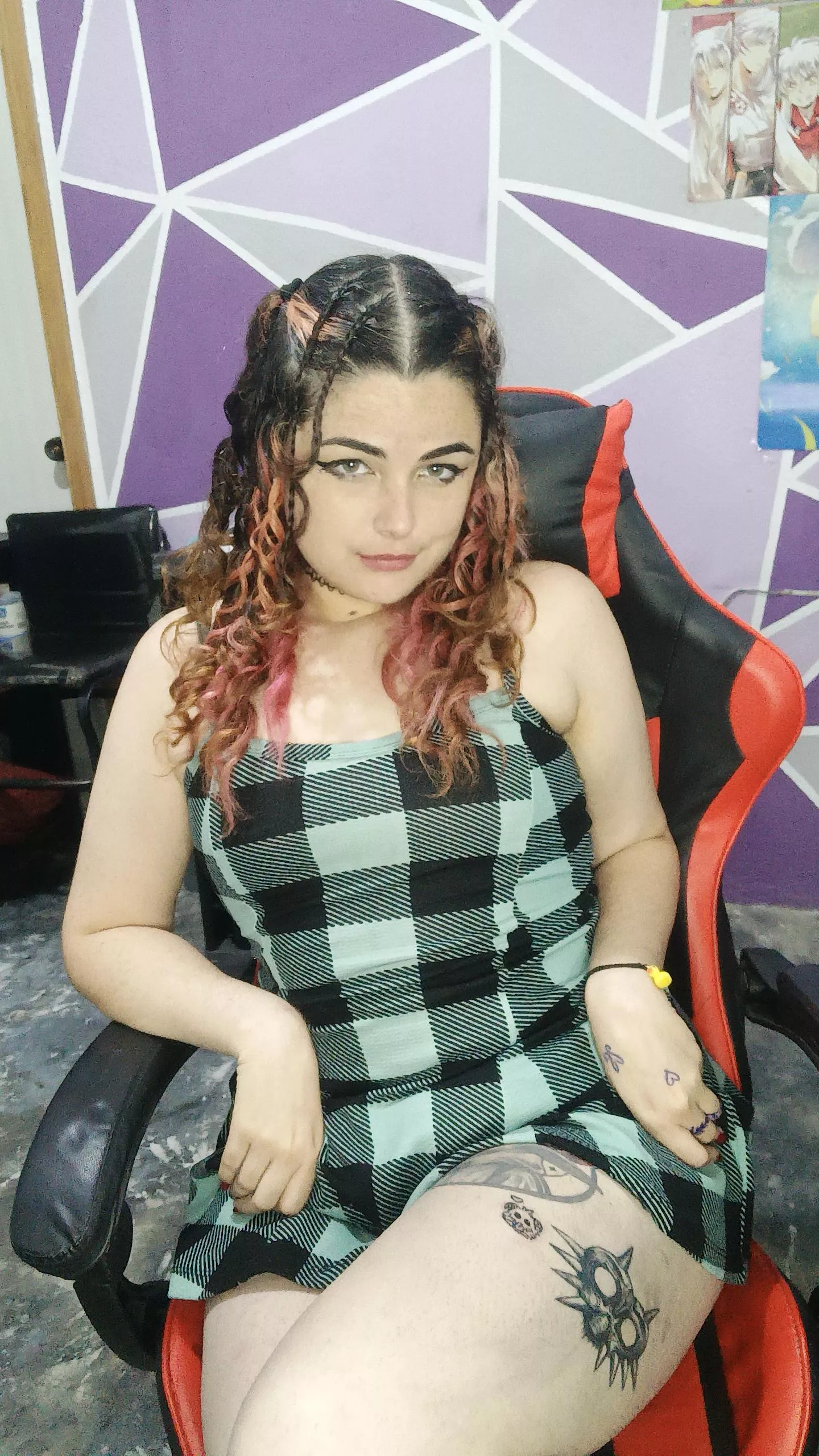 Stealing gaze without even trying