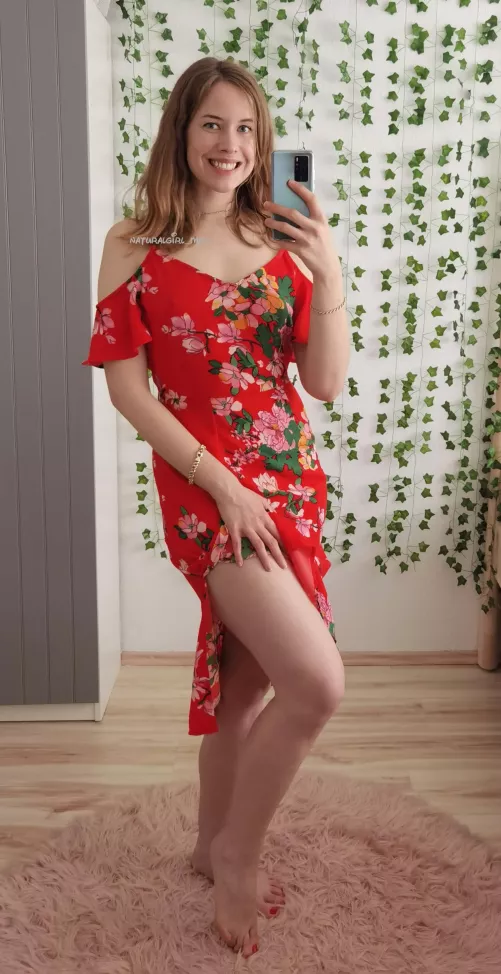 Summer time, let's show some legs