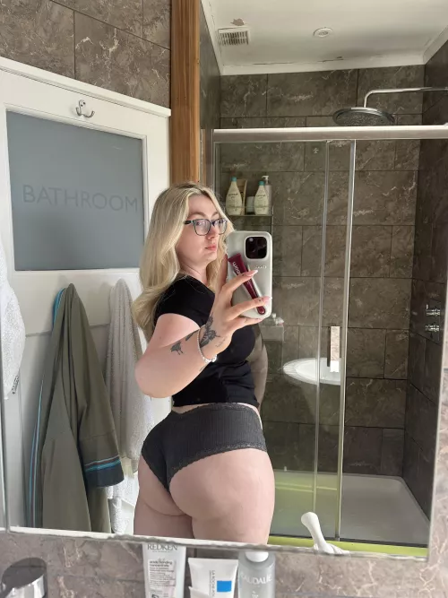 The only bad thing about having a big ass is my enemies can hear me coming