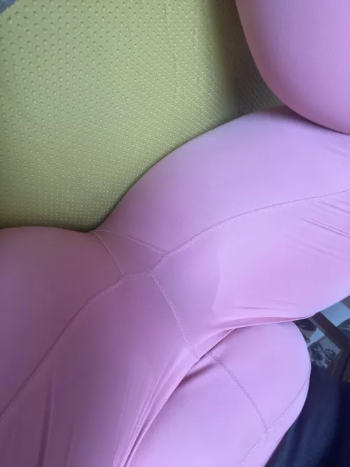 Want to take my leggings off me ?