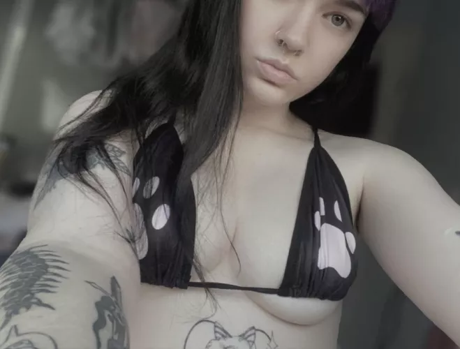 What song are you putting on when we fuck? 🖤