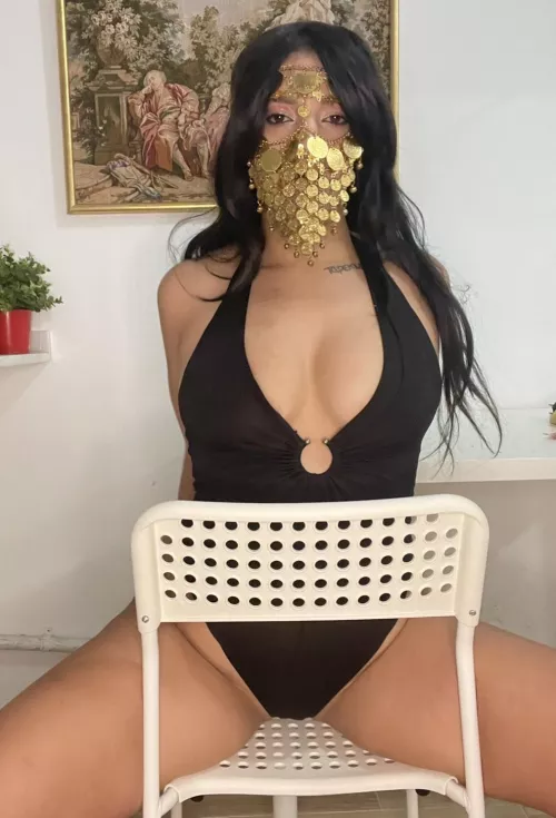 your classy queen⚜️