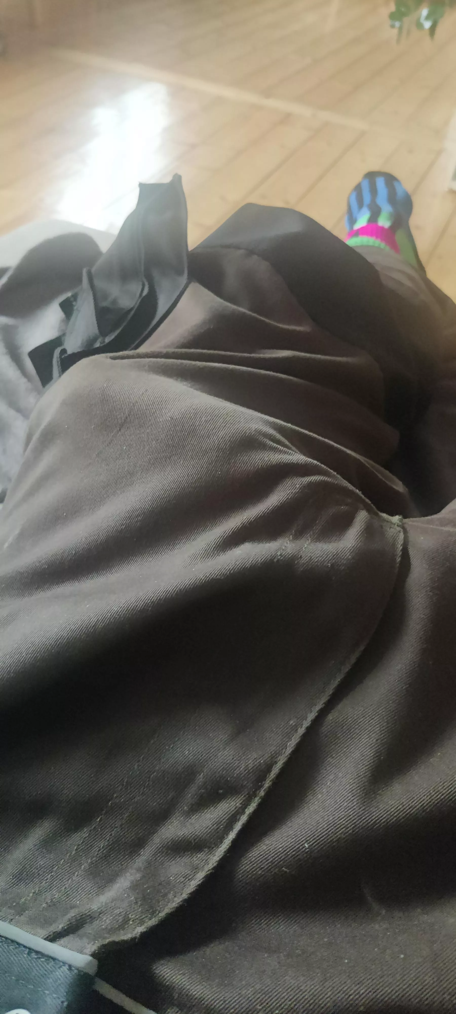 How big is it? If you guess right you get something?