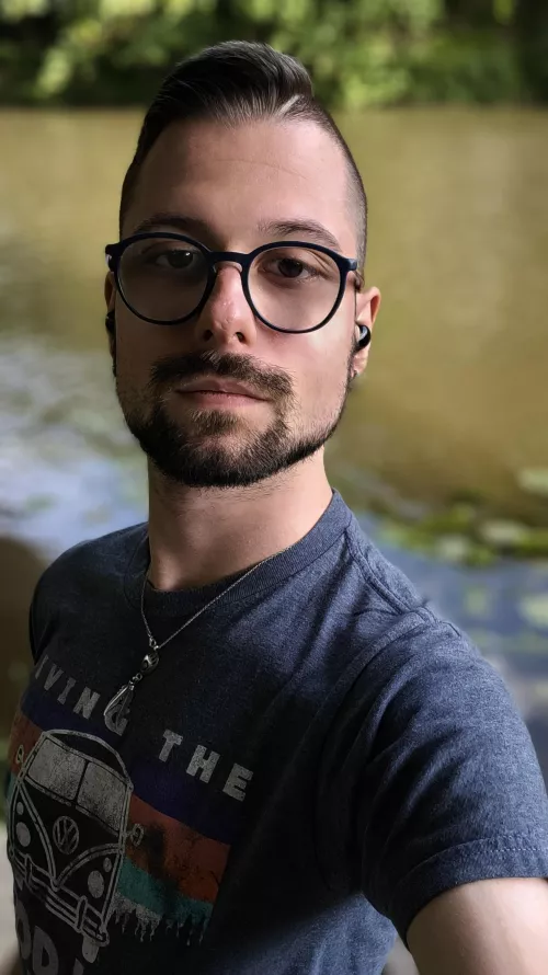 The scars on my nose make me insecure 