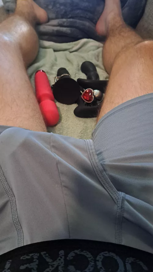 Time to goon my life until I forget about reality 