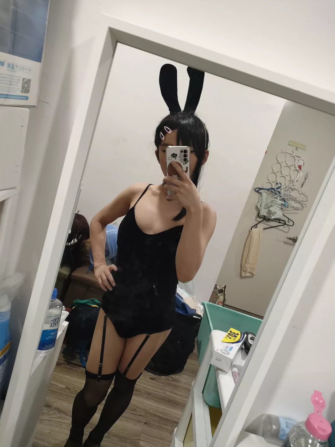 Where would this outfit be.. fit to wear..?