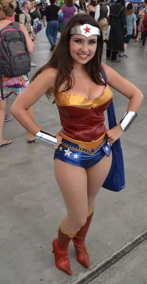 Would absolutely love to share the nerdtastic, Trisha Hershberger with a bi bud!