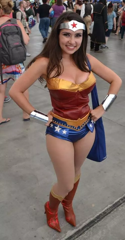 Would absolutely love to share the nerdtastic, Trisha Hershberger with a bi bud!