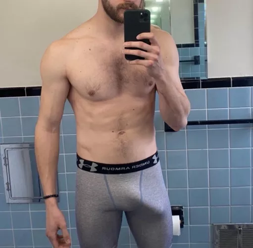 Would my bulge get you excited? (29)