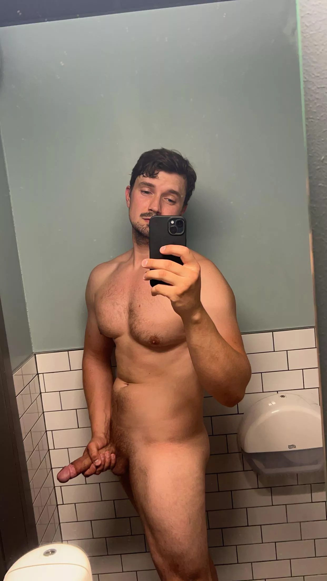 6’3” with big hands, is it What you like?😉