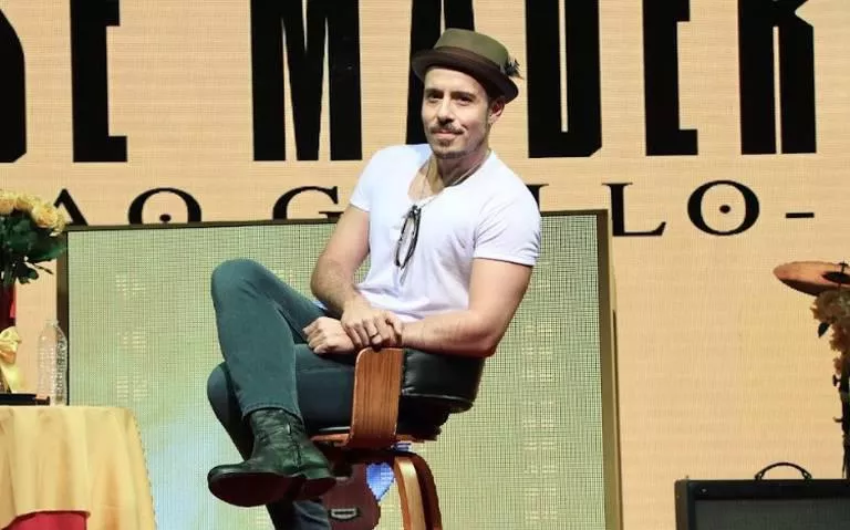 An anyone identify these boots?