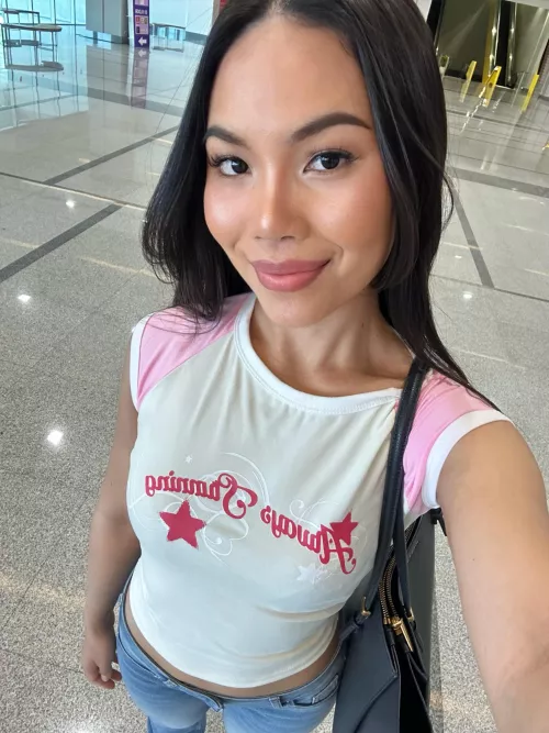 Asian selfie look  