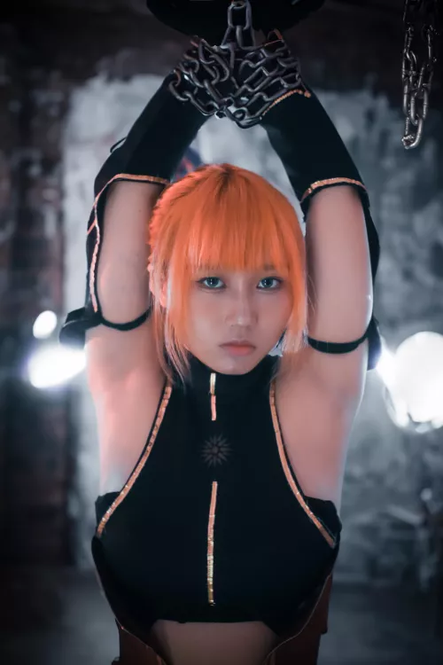 Cocky superheroine got herself in a situation like this, what will happen to her?