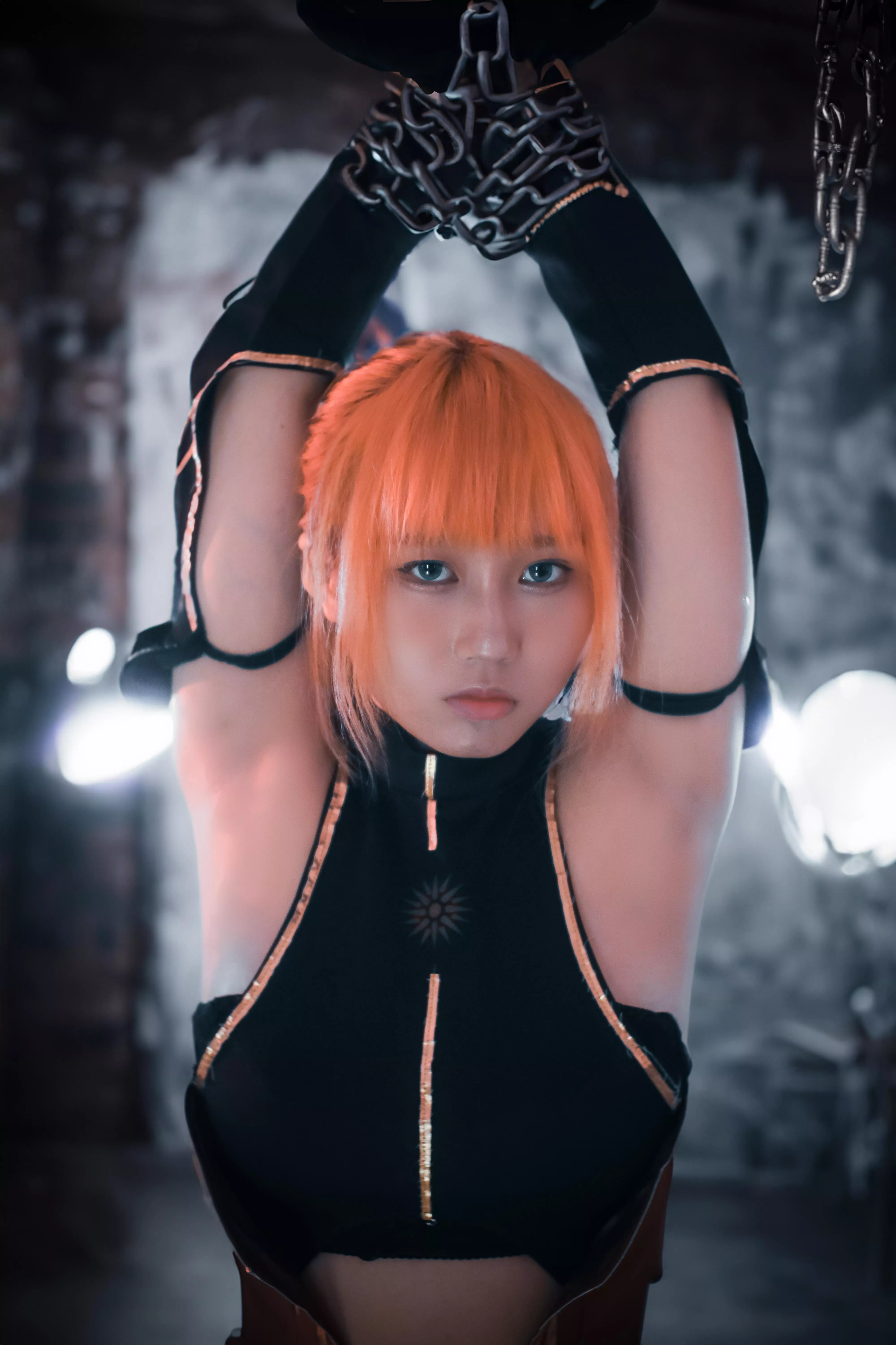 Cocky superheroine got herself in a situation like this, what will happen to her?