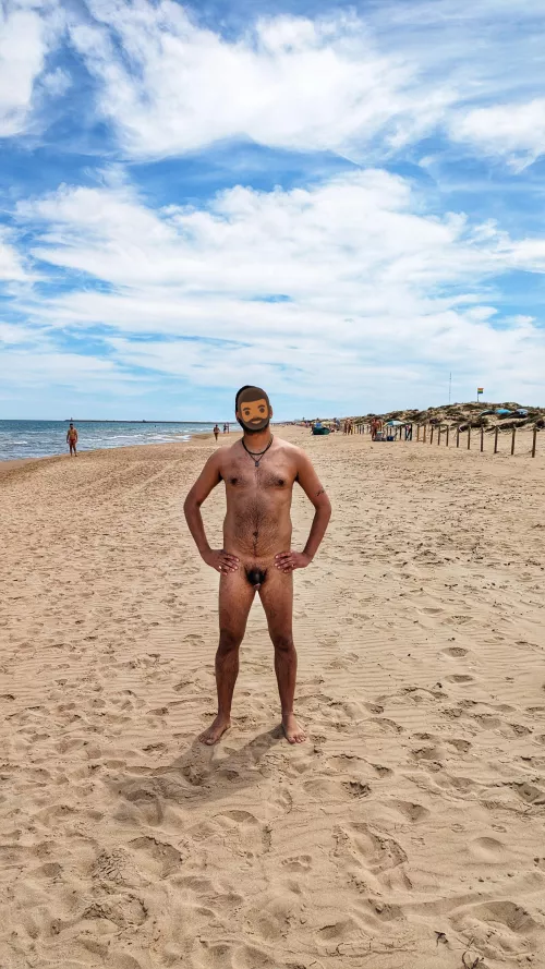 Gosh it feels good to be on the beach! 