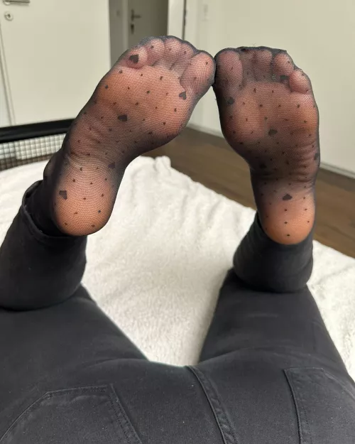 Heart-shaped soles, ready for a cuddle 💗