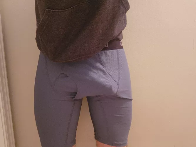 I took more than one picture this time, maybe you'll get lucky and see more. (33)