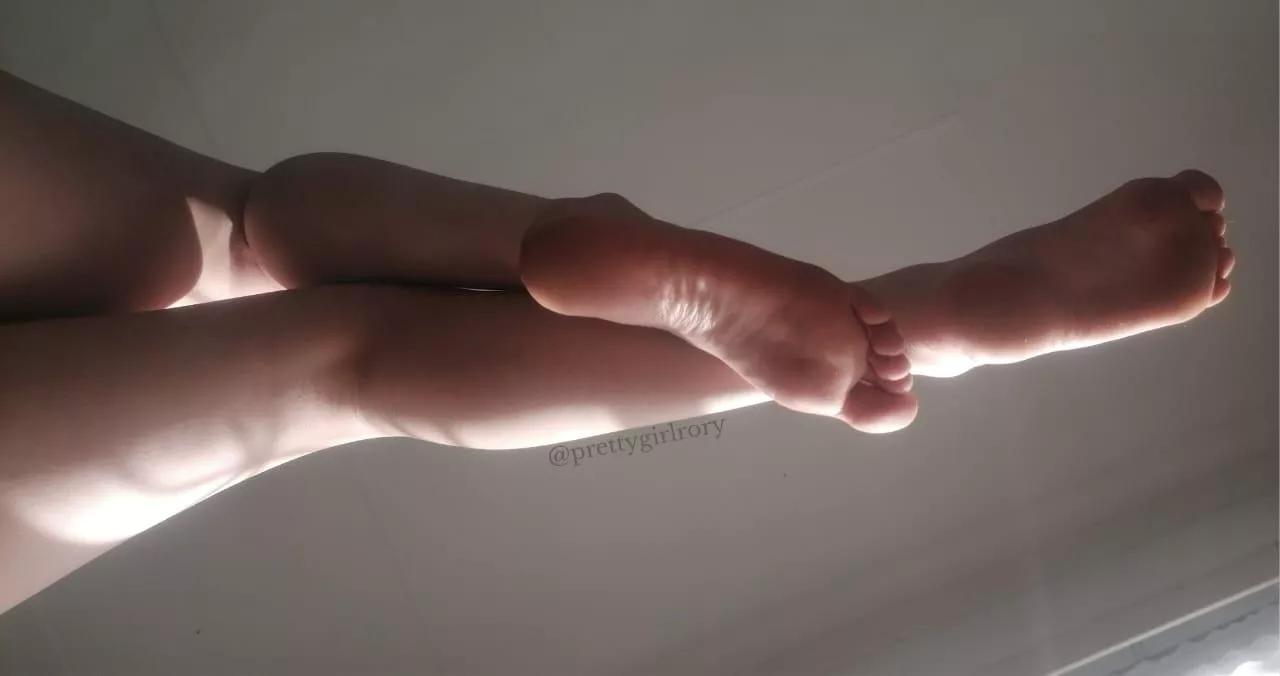 long legs and soft soles 🥰