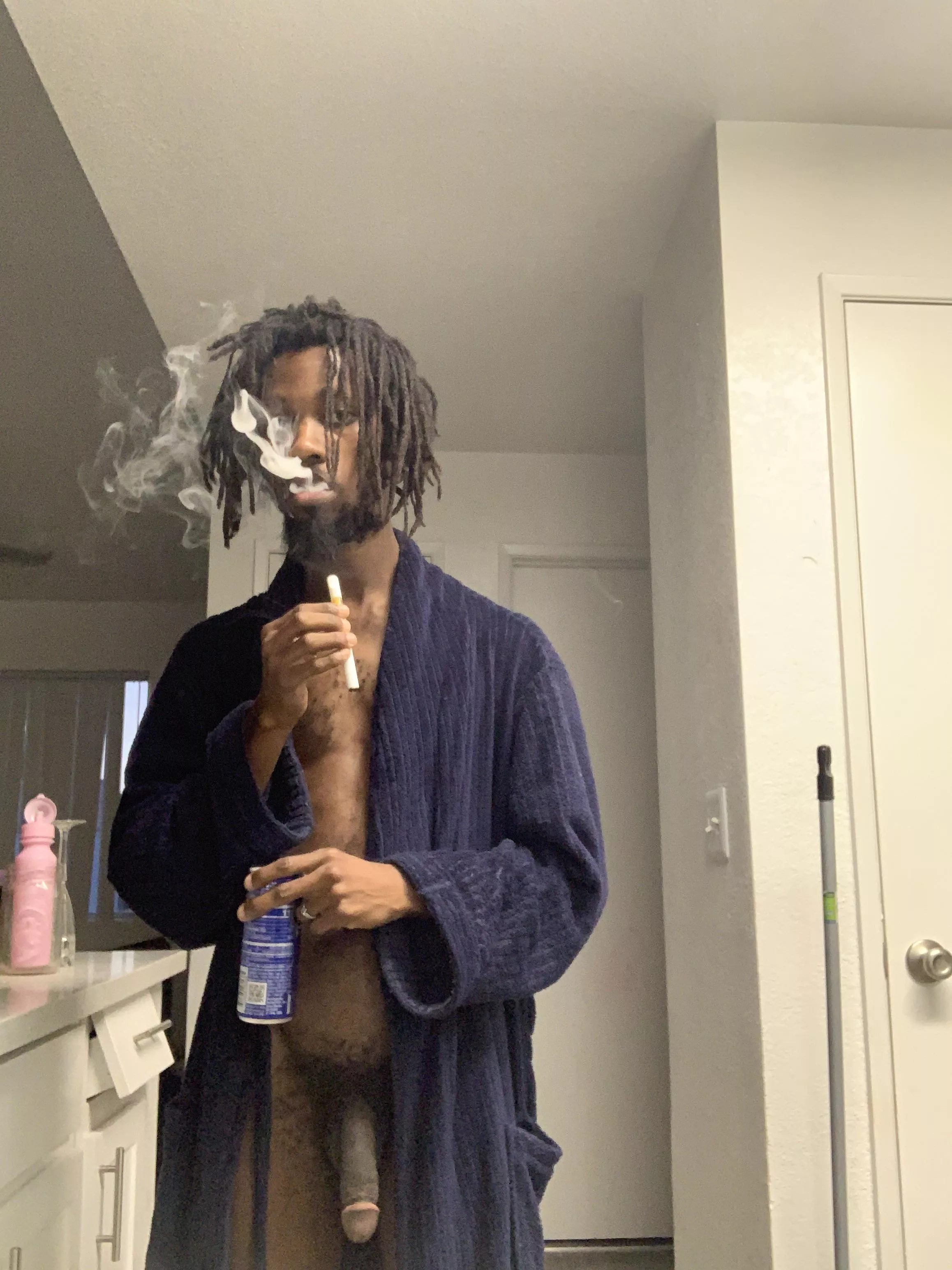 (M)orning ya’ll. Wake and Bake before the grind.