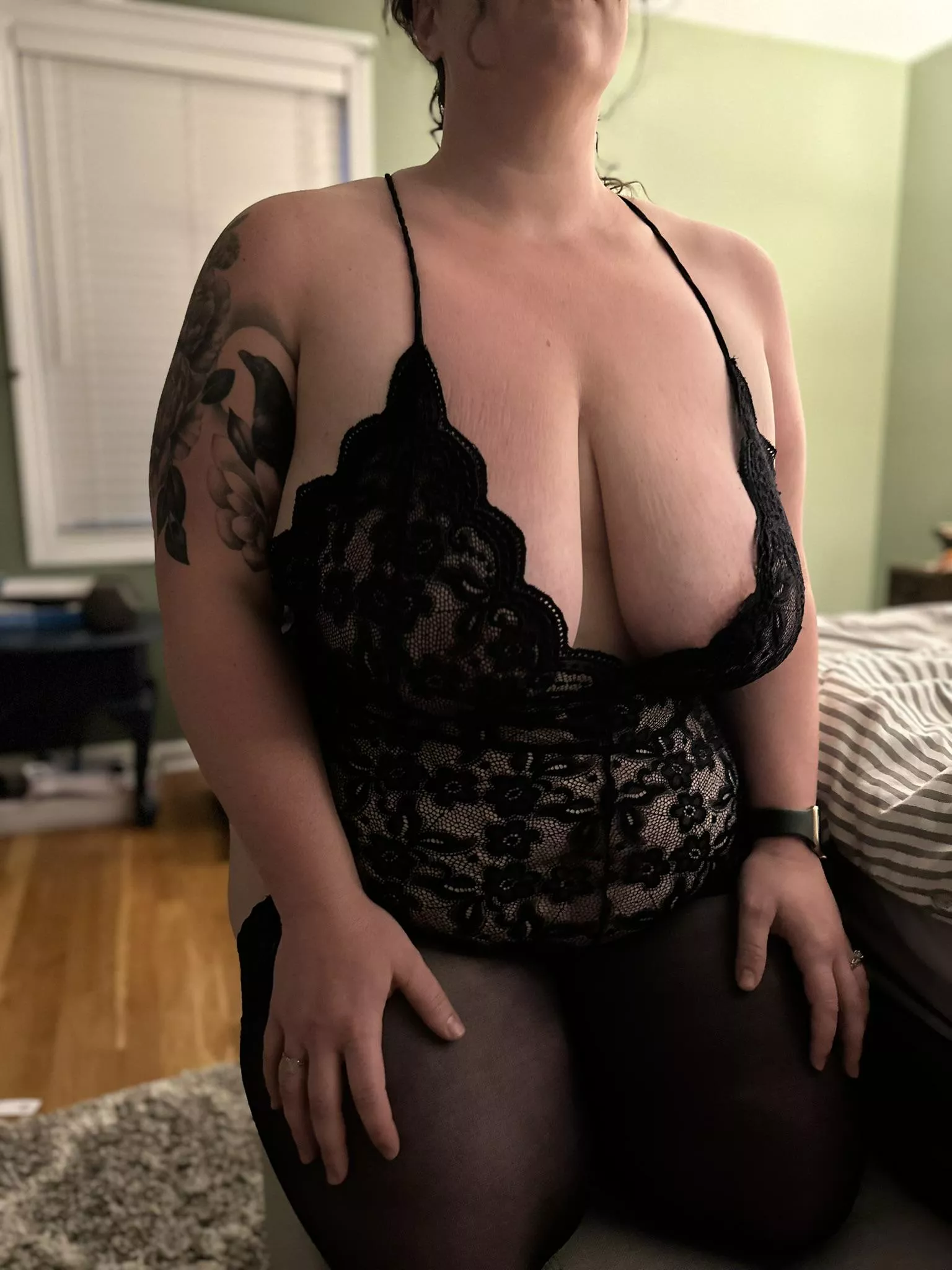 37F - Just sharing my saggy mom tits