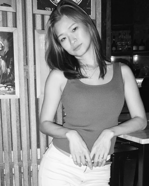 black and white is still okay [F] 