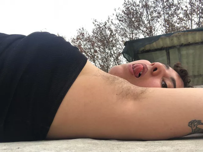 Cum on my armpits 😏