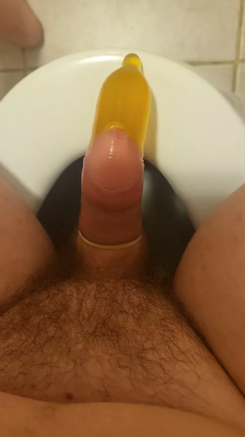 Filling a condom