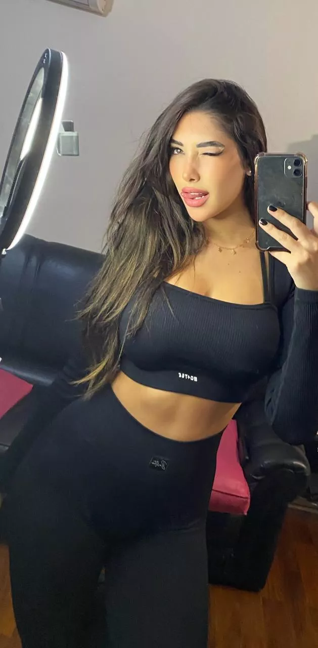 i love sending nudes to random men
